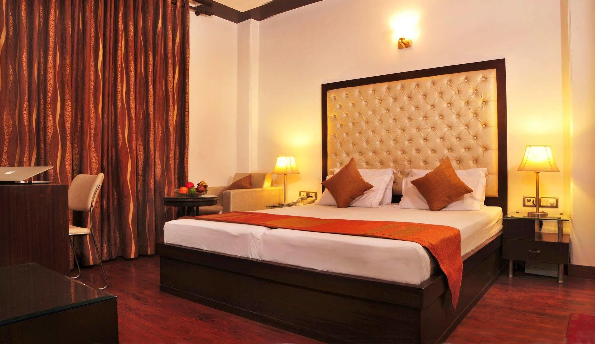 Hotel Citi International Делі Екстер'єр фото