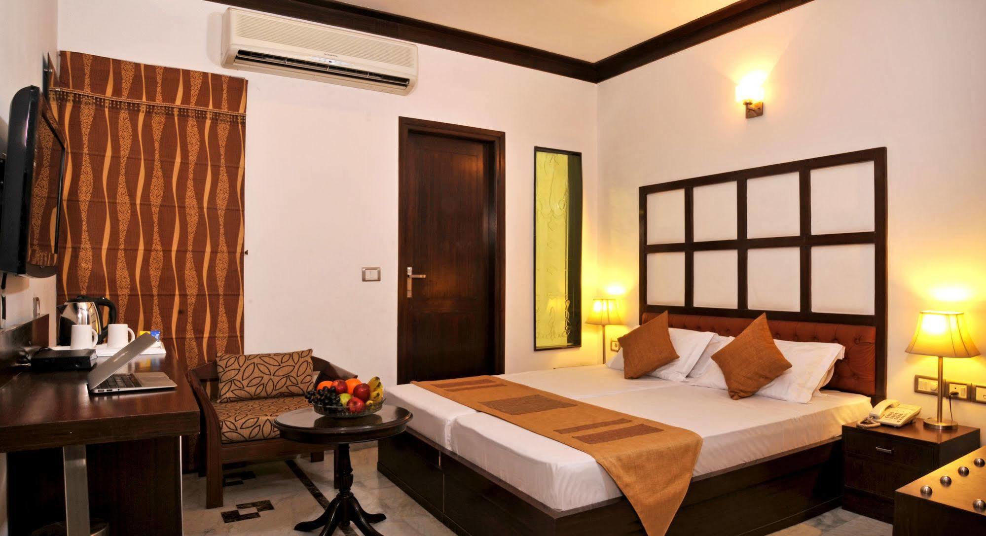 Hotel Citi International Делі Екстер'єр фото